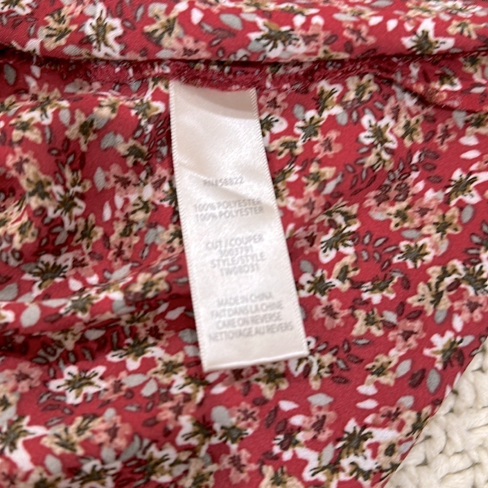 Max Studio Red Floral Blouse size 1X - Picture 6 of 6